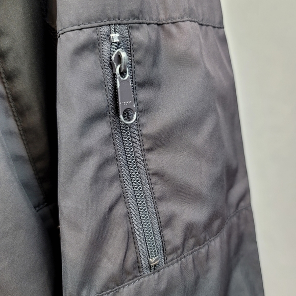 MEC Running & Fitness Wind Jacket Size MED - Picture 9 of 10